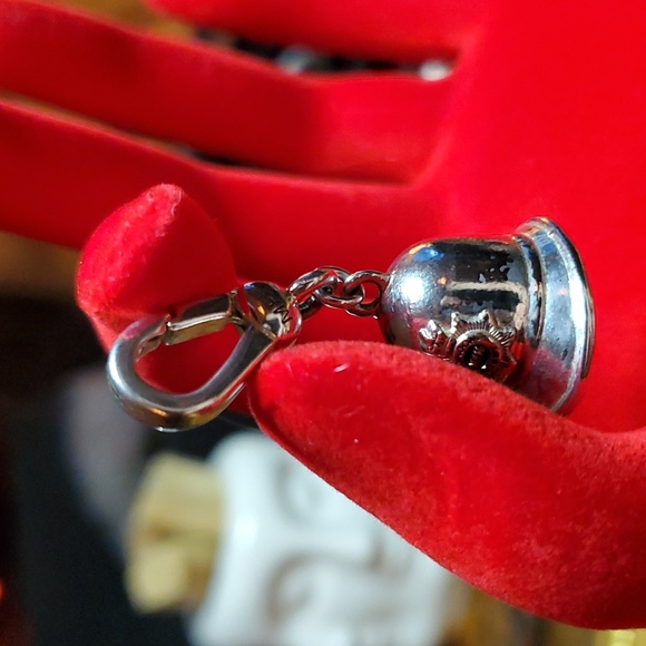 My Flat in London - Bobby Helmet - Charm - Brighton - MFIL - Picture 14 of 15